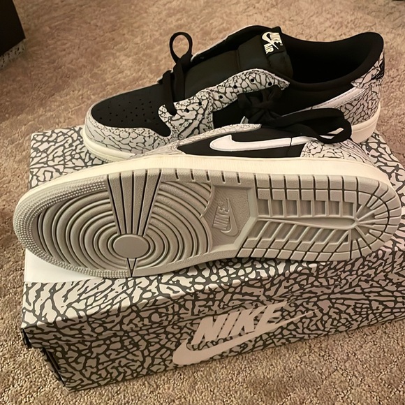 NEW - men’s size 9.5 Nike Air Jordan 1 Retro Low OG - Picture 3 of 5